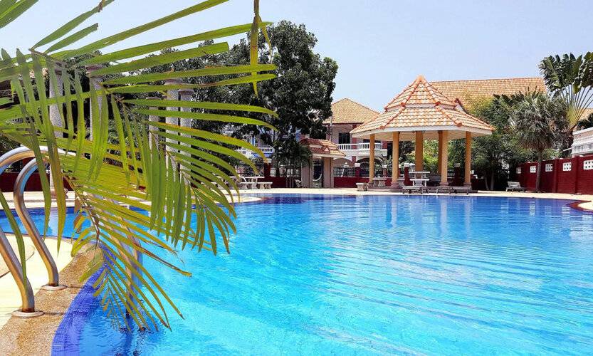 Yai Land - Luxurious Tropical Villa Pattaya