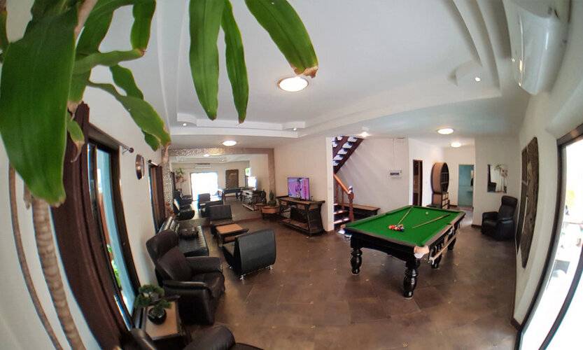 Yai Land - Luxurious Tropical Villa Pattaya