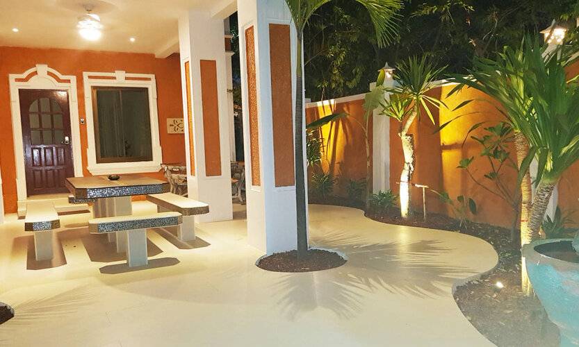 Yai Land - Luxurious Tropical Villa Pattaya