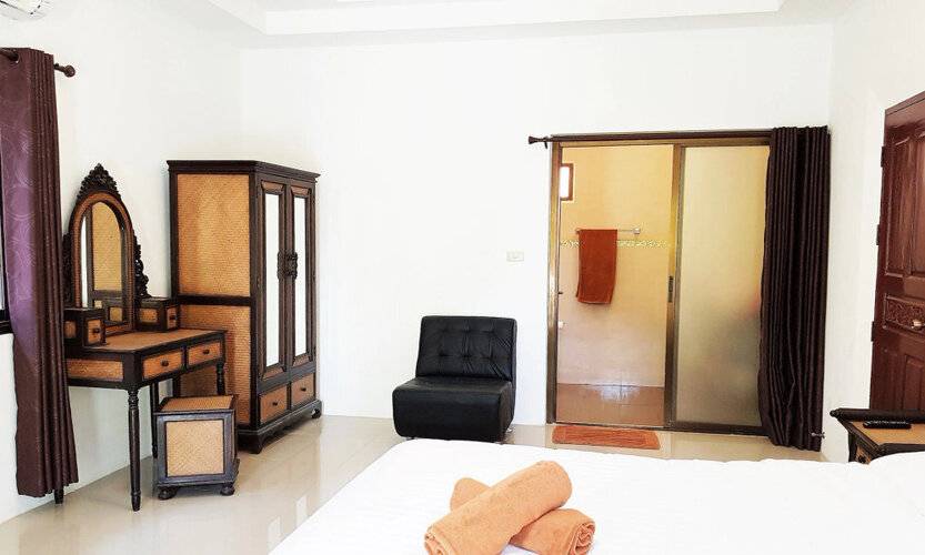 Yai Land - Luxurious Tropical Villa Pattaya