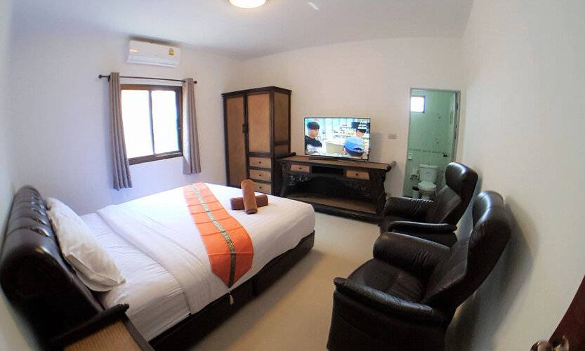 Yai Land - Luxurious Tropical Villa Pattaya