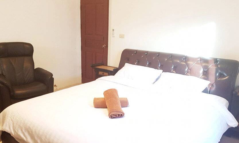 Yai Land - Luxurious Tropical Villa Pattaya