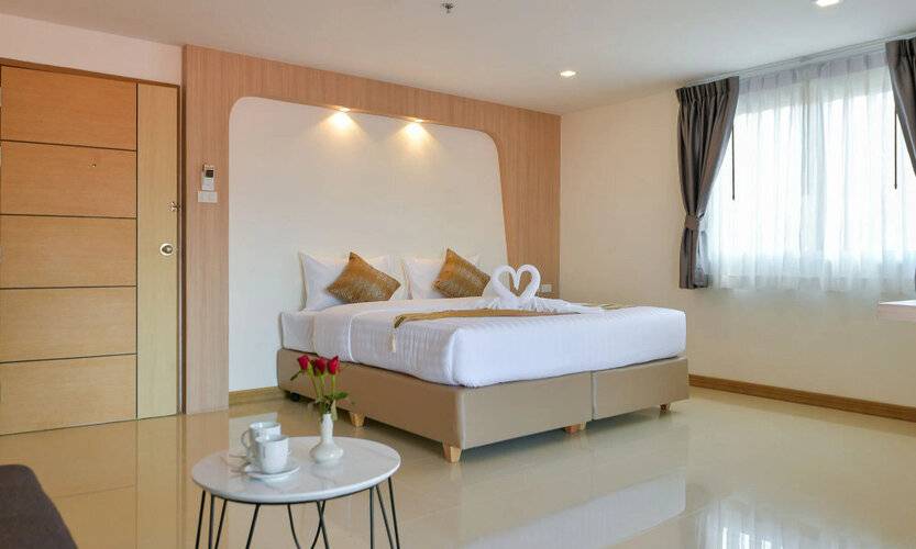Iris Palace