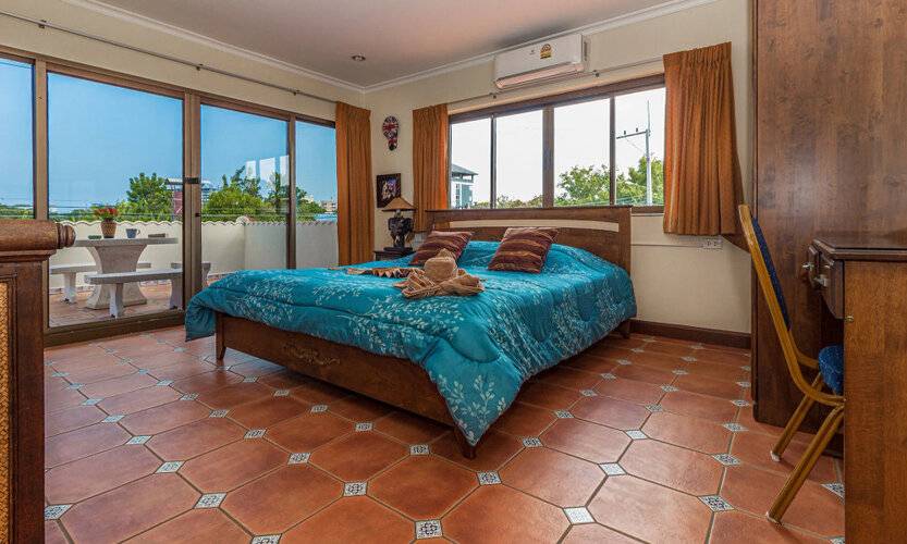 Viewbor Villa - Pattaya Holiday House Walking Street 4 Bedrooms
