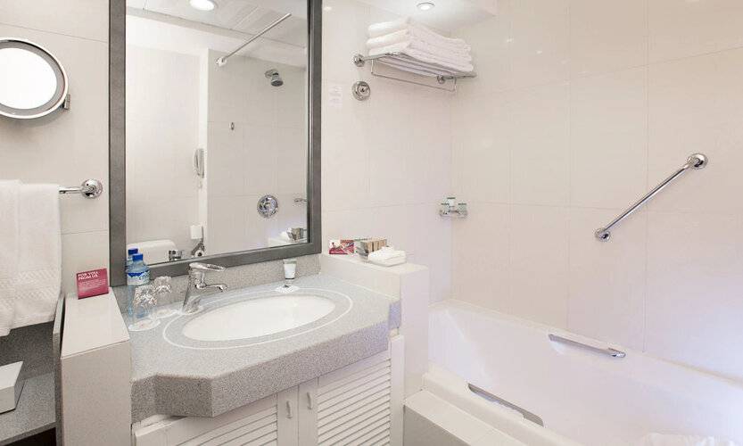 Crowne Plaza - Dubai Apartments