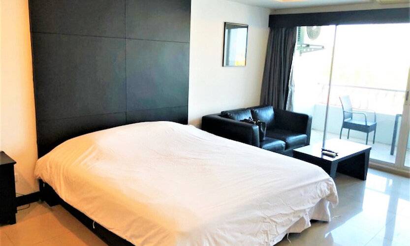 Platinum Suites Studio Condo Jomtien
