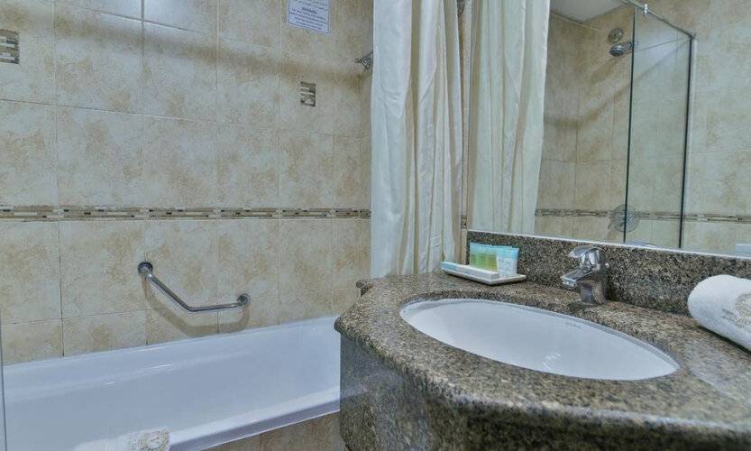 Vista Hotel Apartments Deluxe