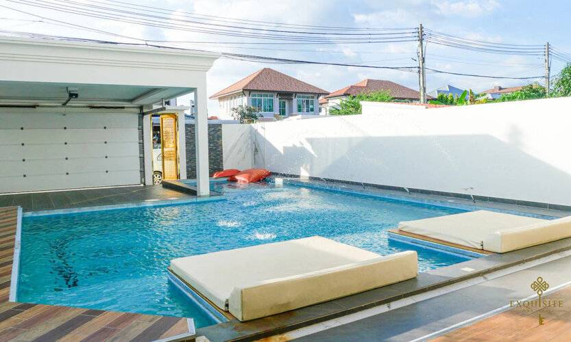 Exquisite Pool Villa J - Pattaya Pool Villa