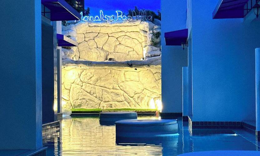 Mona Lisa Pool Villa