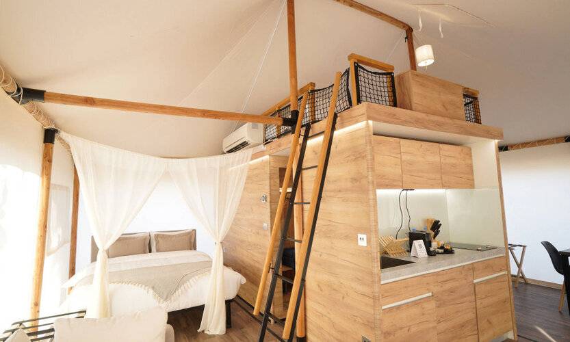 Bab Al Nojoum - Hudayriyat