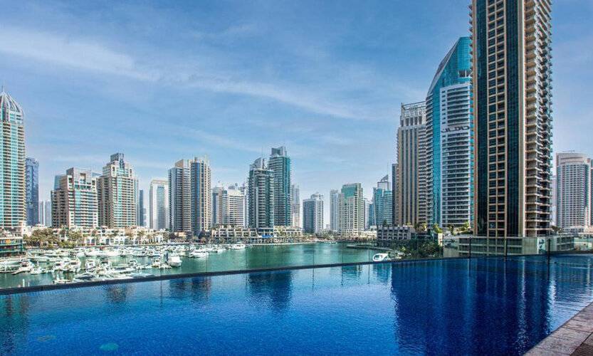 Cayan Tower, Dubai Marina