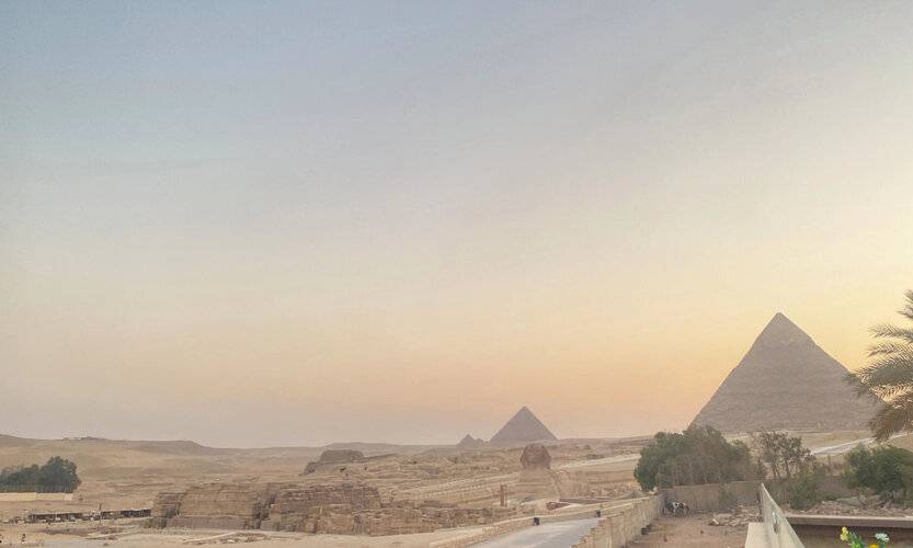 Seven Pyramids Inn