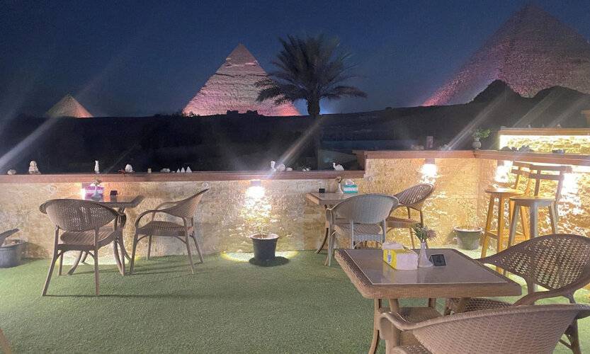 Seven Pyramids Inn