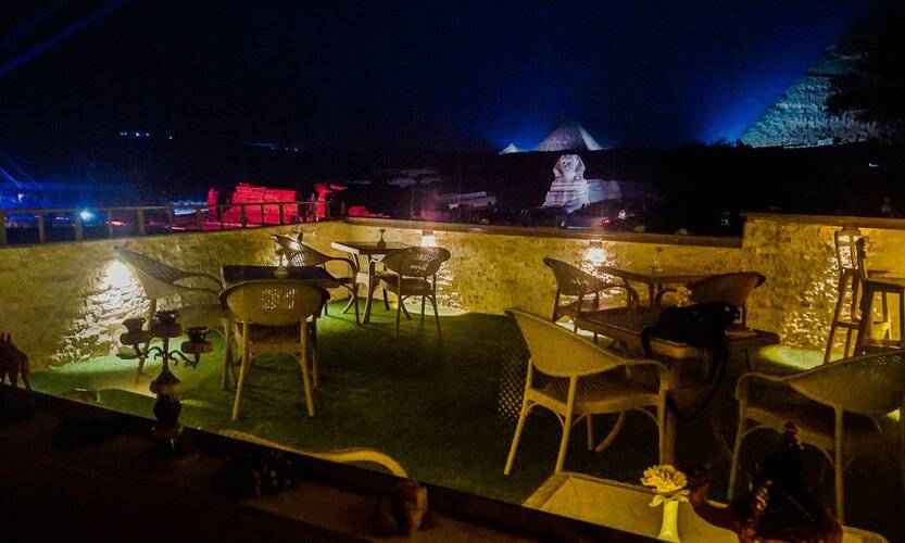 Seven Pyramids Inn
