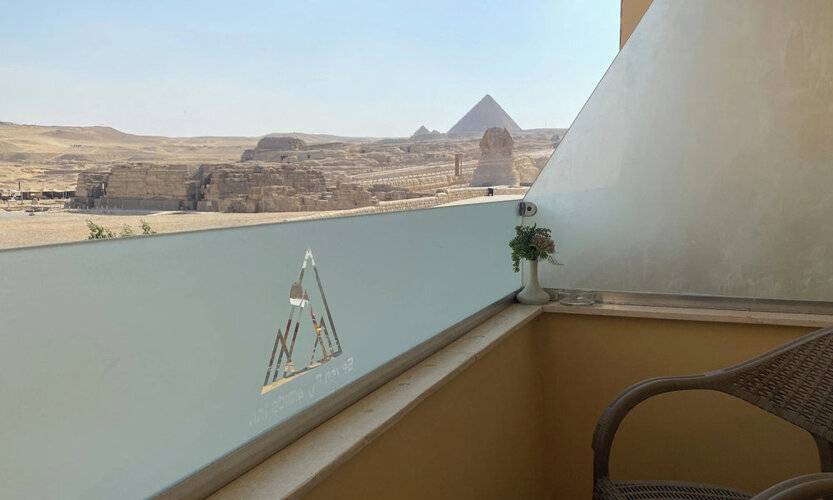 Seven Pyramids Inn