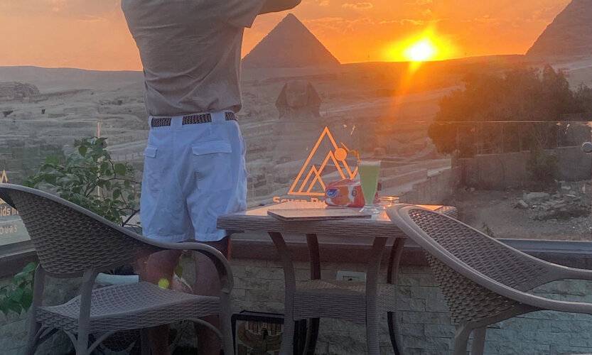 Seven Pyramids Inn