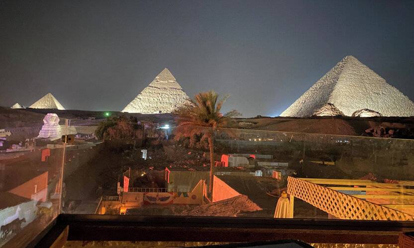 Seven Pyramids Inn