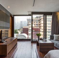 $item['hotel']['name']