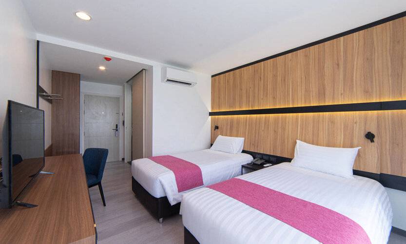 Gate43 Airport Hotel