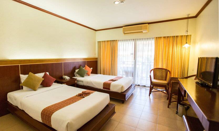 Lanta Casuarina Beach Resort