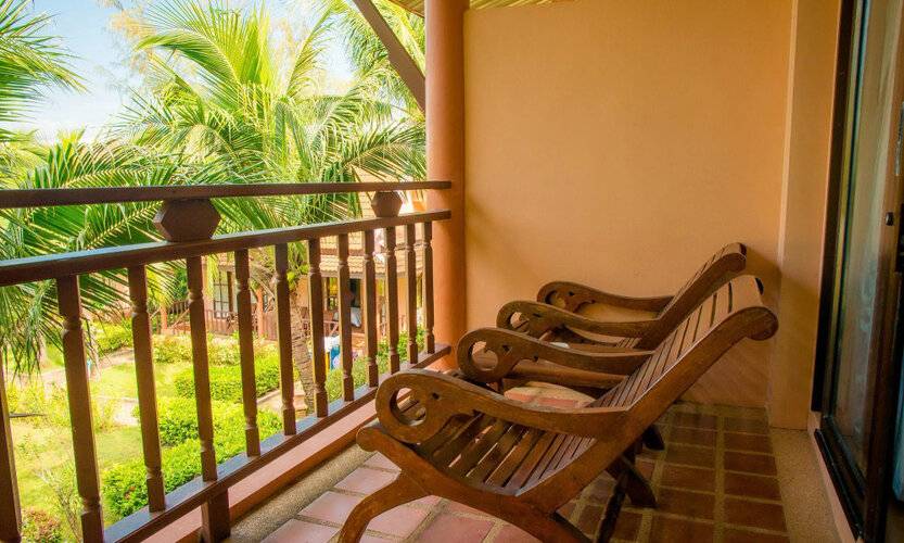 Lanta Casuarina Beach Resort