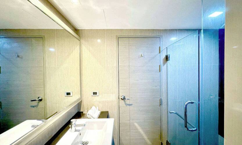 Ramada By Wyndham Bangkok Sukhumvit 11
