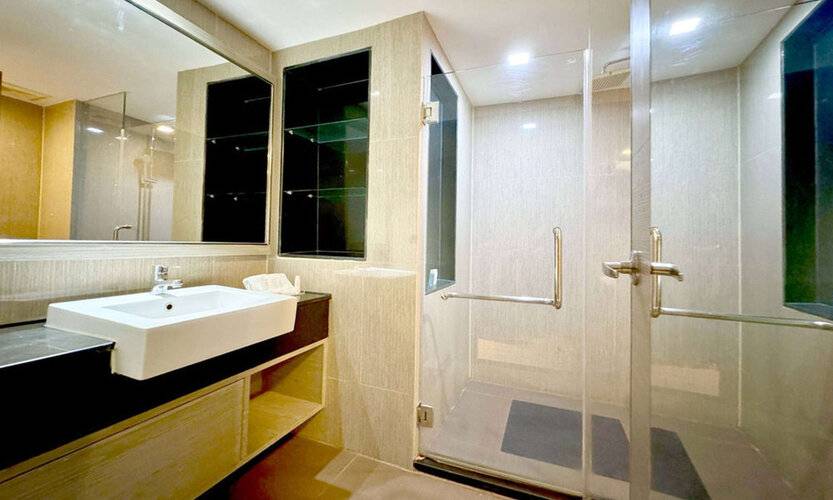 Ramada By Wyndham Bangkok Sukhumvit 11