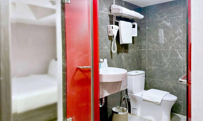 Ramada By Wyndham Bangkok Sukhumvit 11