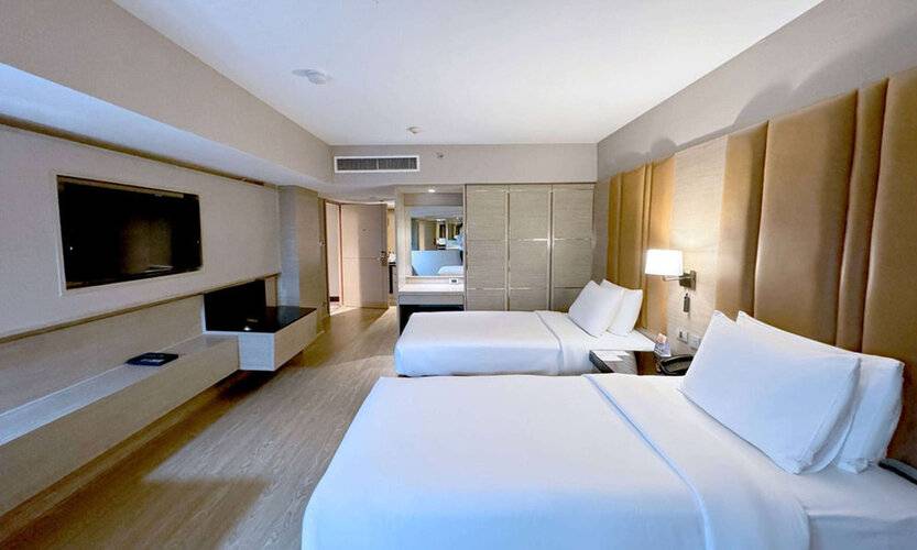Ramada By Wyndham Bangkok Sukhumvit 11