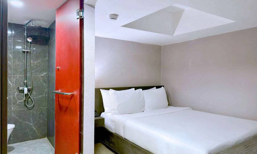 Ramada By Wyndham Bangkok Sukhumvit 11
