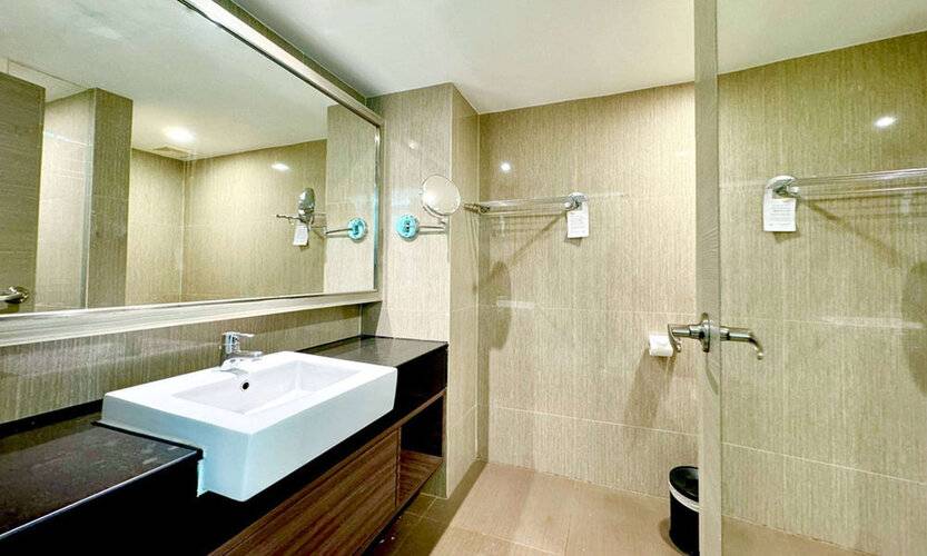 Ramada By Wyndham Bangkok Sukhumvit 11