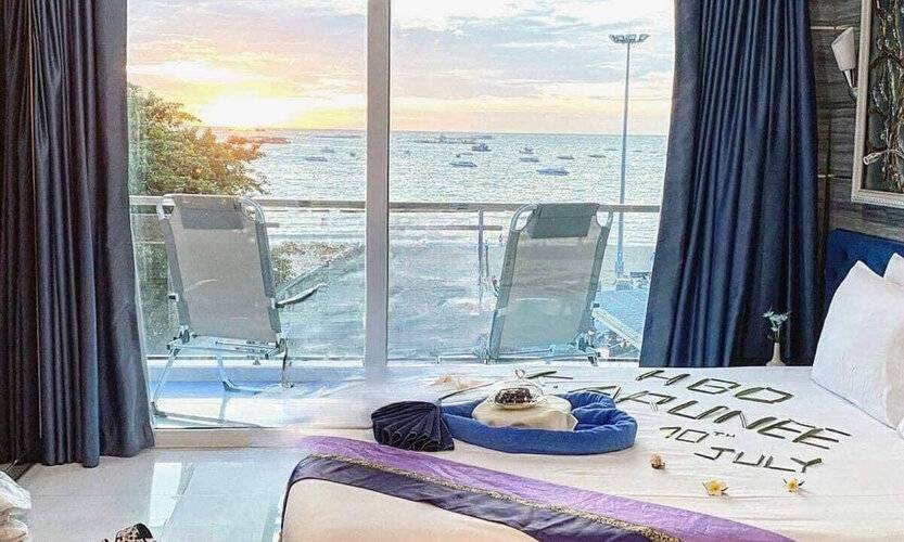 The Globe Hotel Bar And Restaurant