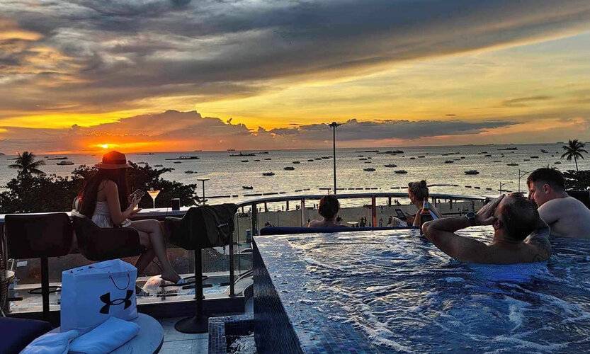 The Globe Hotel Bar And Restaurant