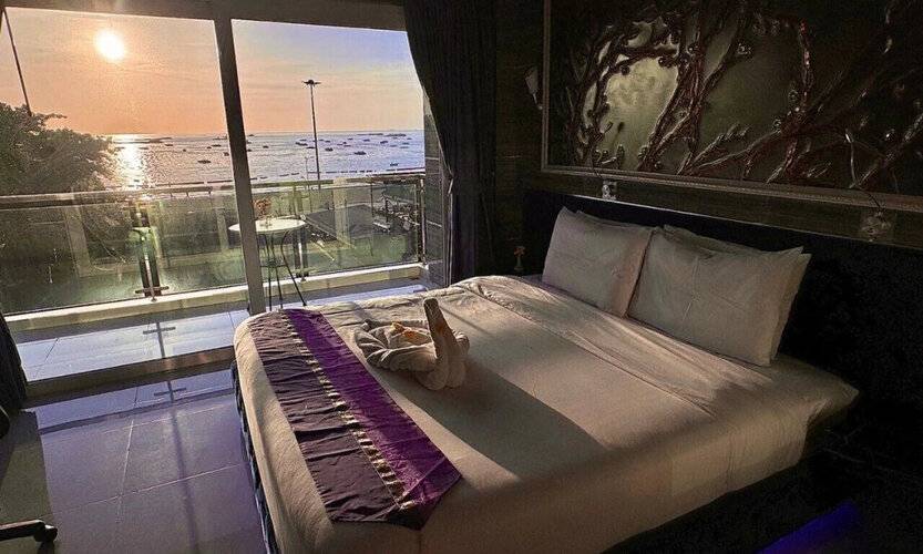 The Globe Hotel Bar And Restaurant