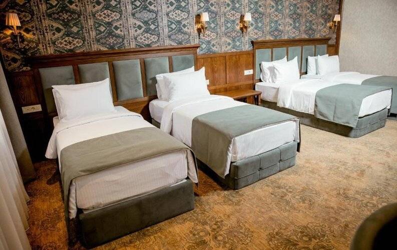 Midway Baku Hotel (Мидвей Баку)