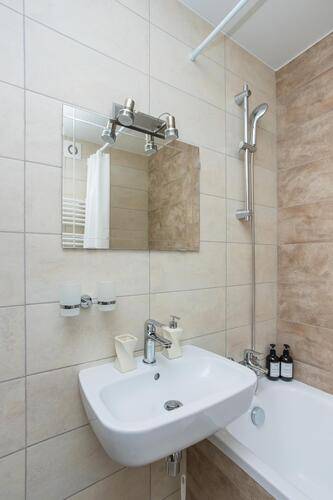 Посутки В Калининграде На Улице Репина