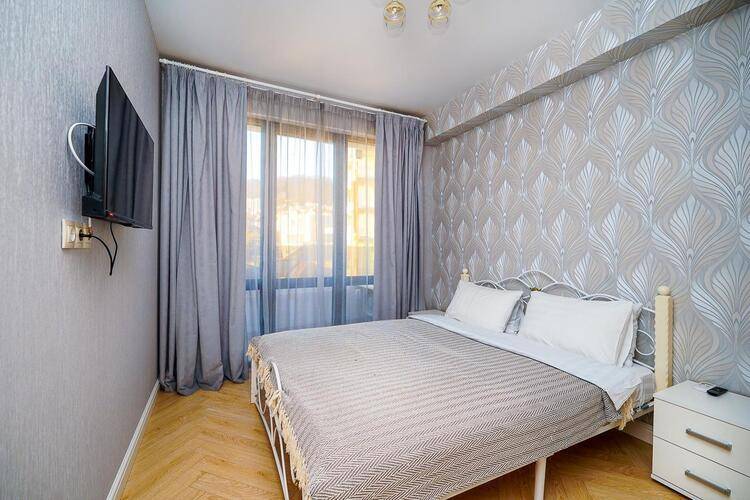 Апартаменты В Жк Крымский Гости-24