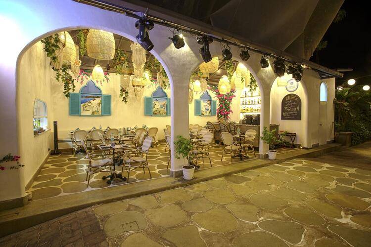 Clarion Hotel Ocean Palms