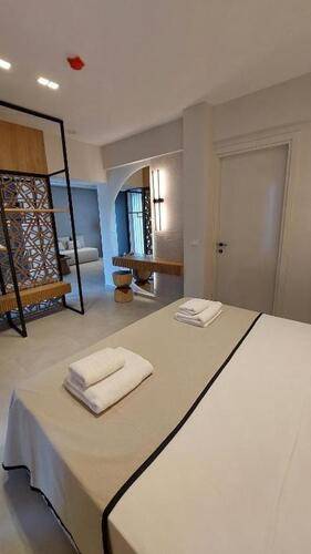 Niriides Palace Hotel