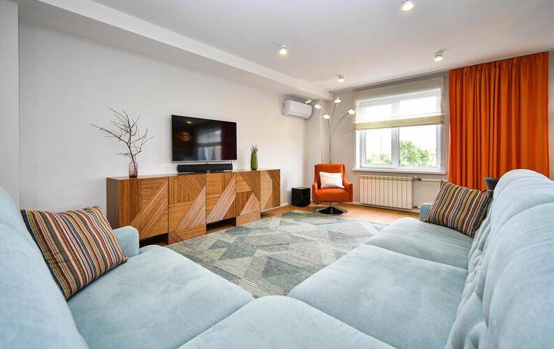 Krasroom (Красрум) На Улице Робеспьера