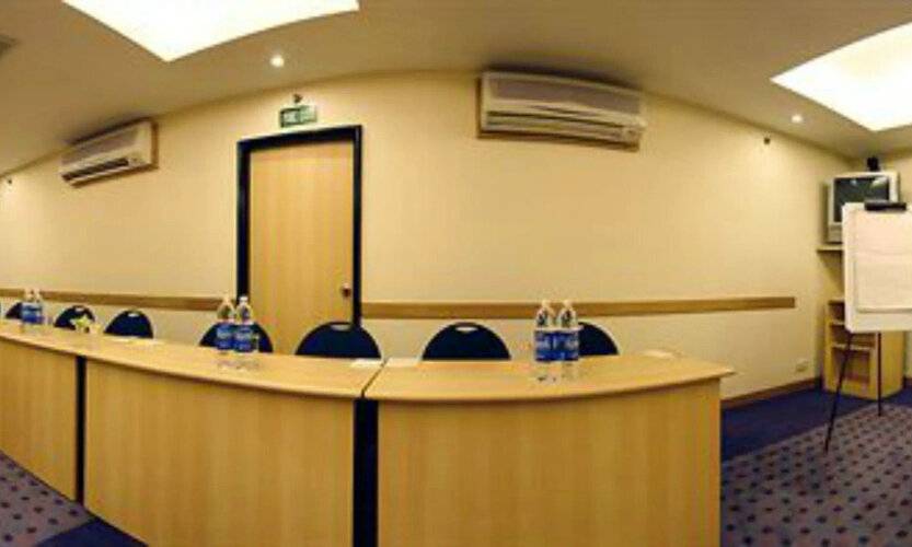 Lemon Tree Hotel, Udyog Vihar, Gurugram