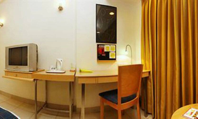Lemon Tree Hotel, Udyog Vihar, Gurugram