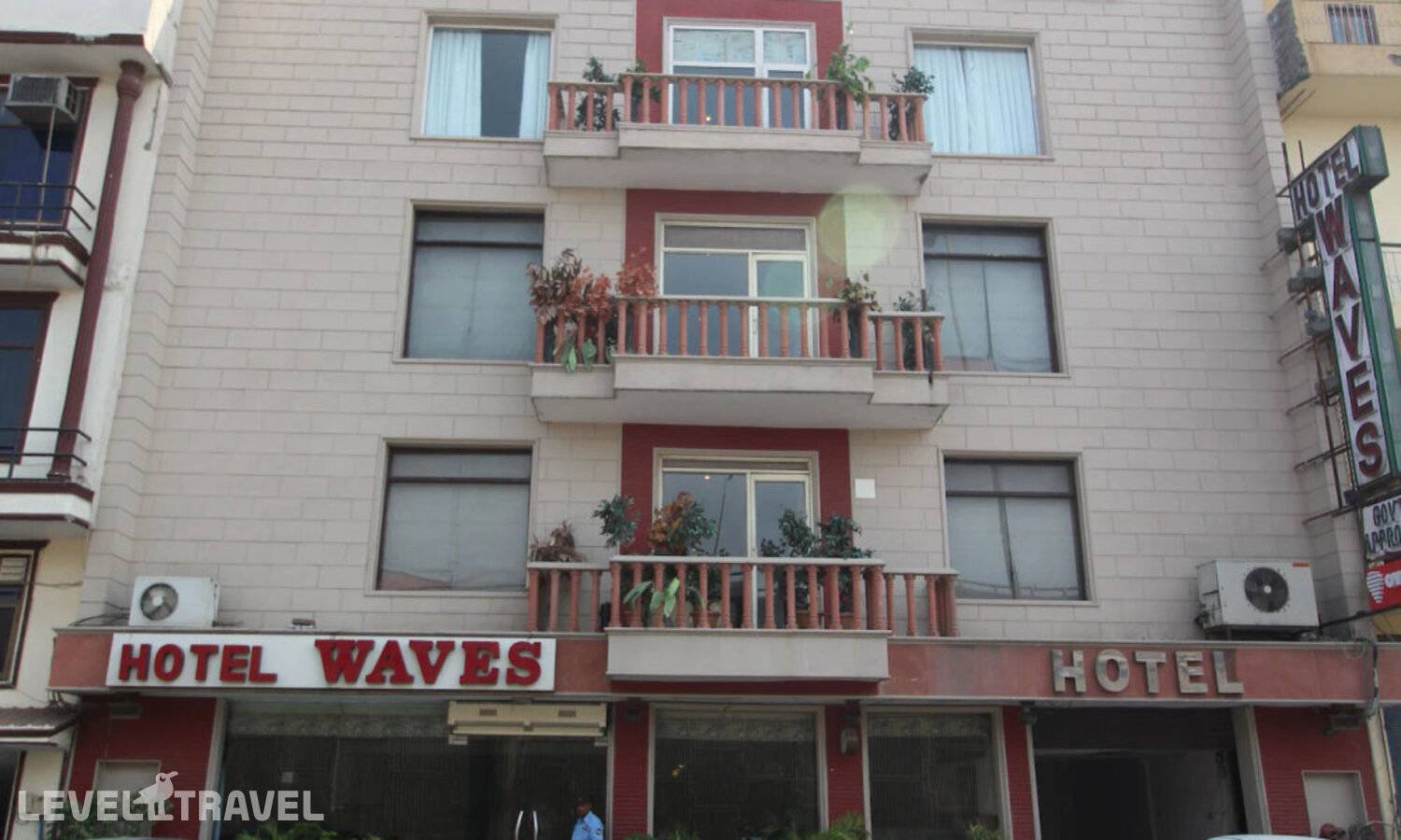 Отель Airport Hotel Waves Mahipalpur — Нью-Дели, Индия