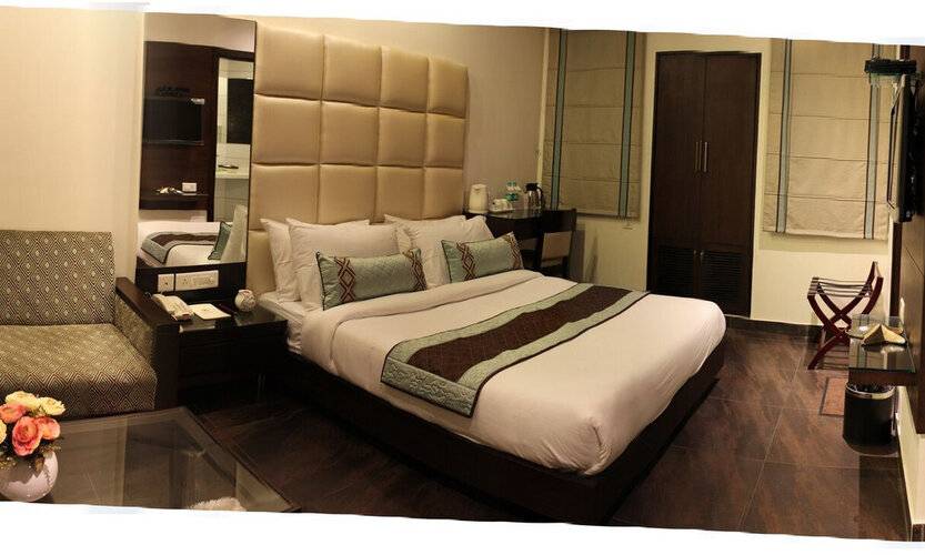 Hotel Amrapali Grand