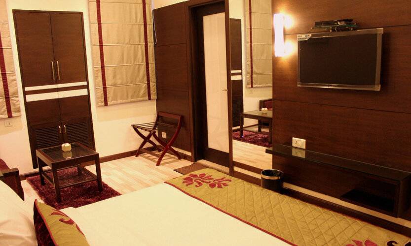 Hotel Amrapali Grand