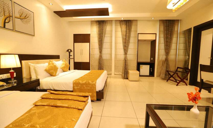 Hotel Amrapali Grand