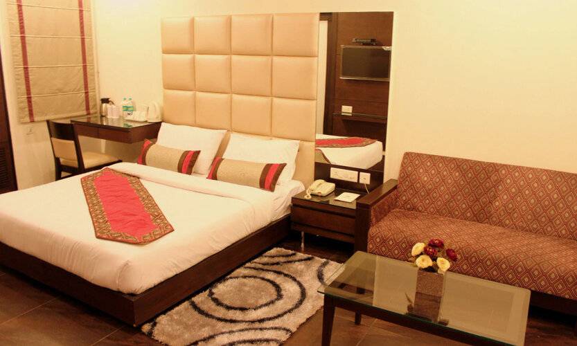 Hotel Amrapali Grand