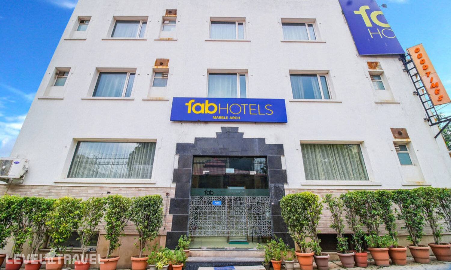 фотографии отеля Fabhotel Marble Arch Karol Bagh в Индия(Нью-Дели) - фото №21