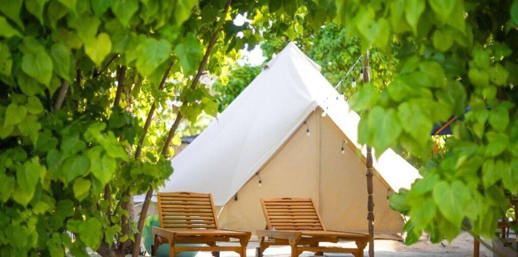 The Maverick Surf & Dive Lodge Guesthouse