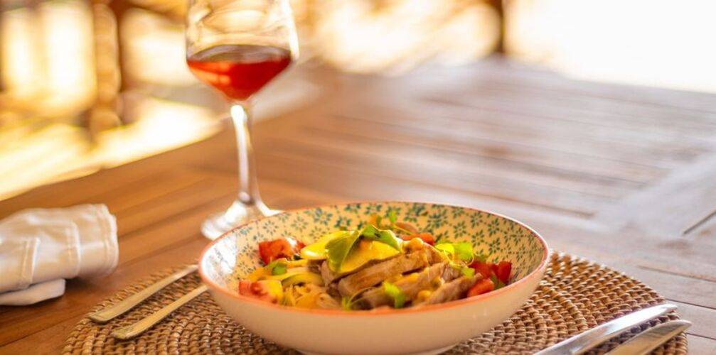 The Maverick Surf & Dive Lodge Guesthouse